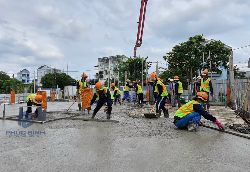 Đổ bê tông cần dầm liên tục để sau khi khô, bê tông được đều nhất